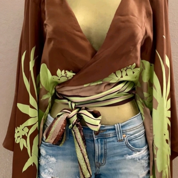 Victoria's Secret Brown and Green Wrap Top - Picture 9 of 10